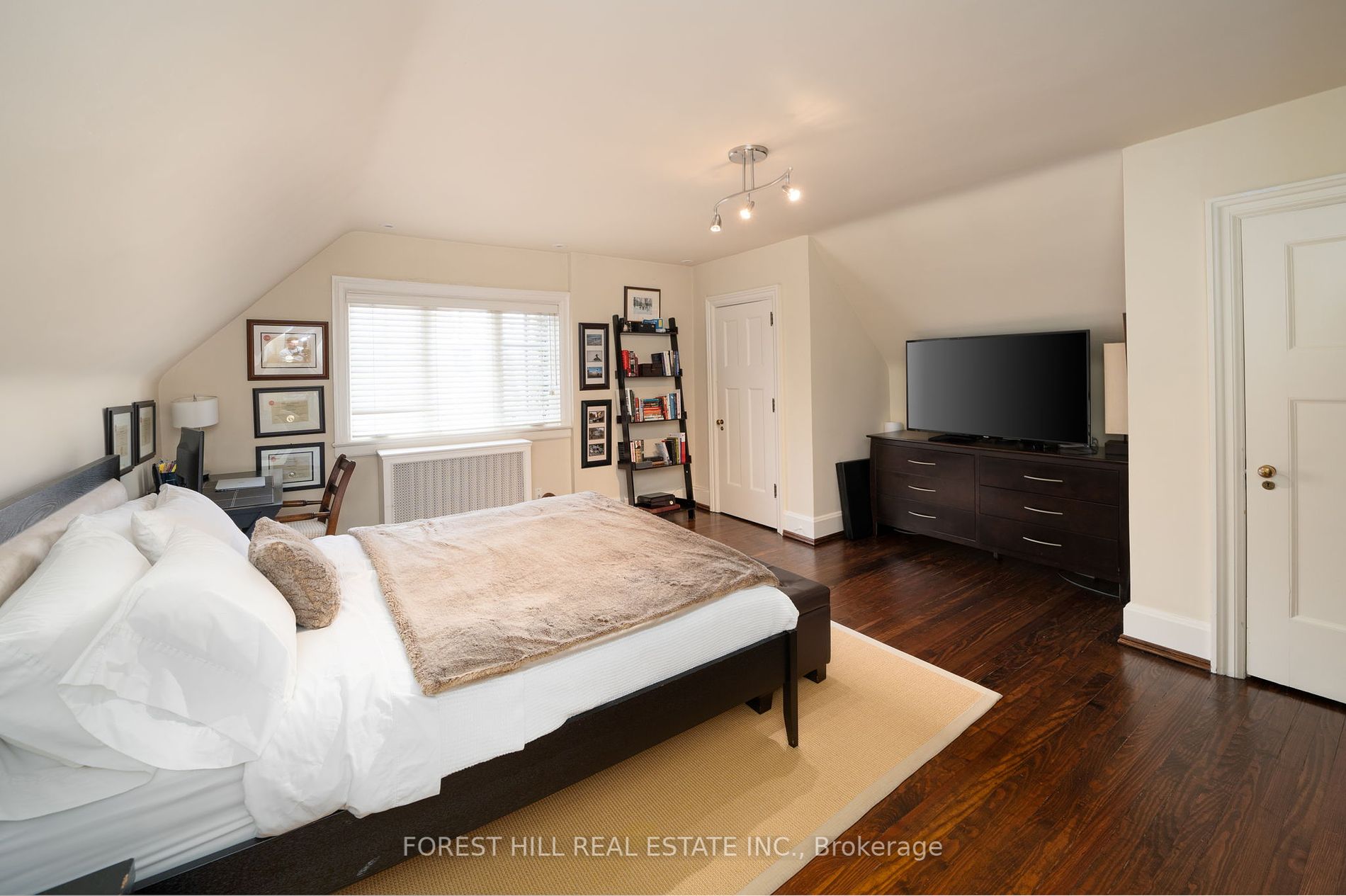 77 Forest Hill Rd