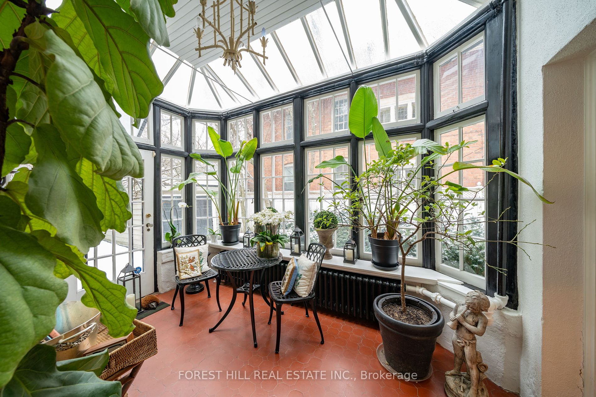 77 Forest Hill Rd