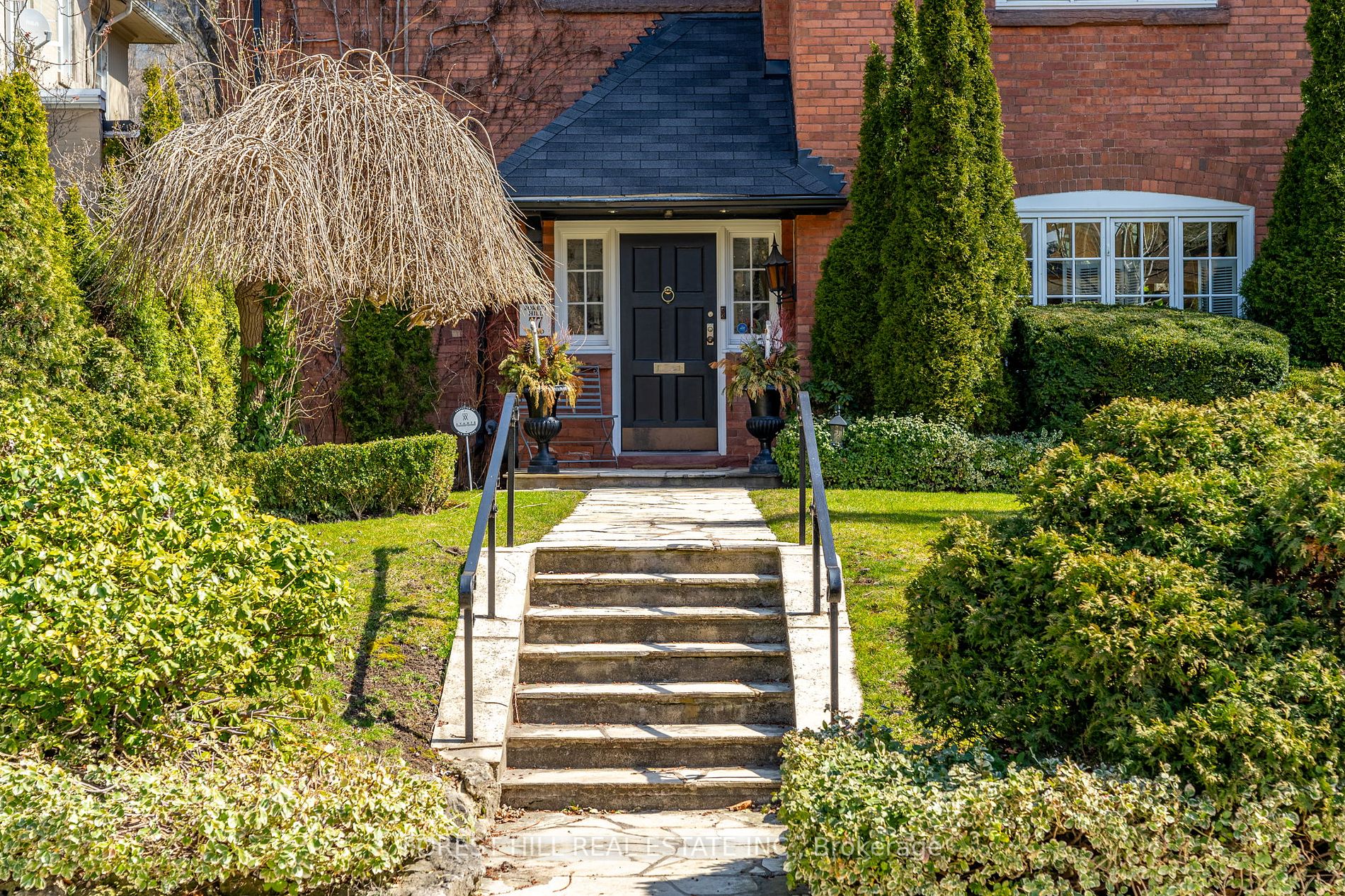 77 Forest Hill Rd