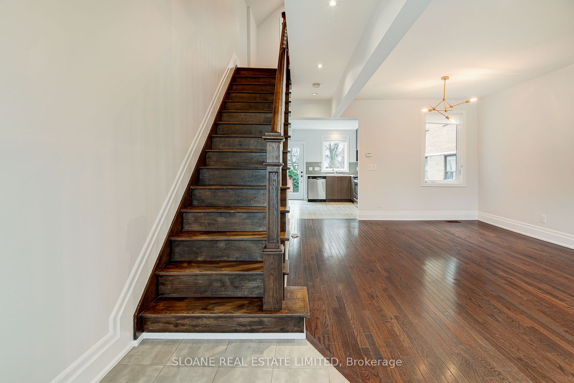271 St Clair Avenue E