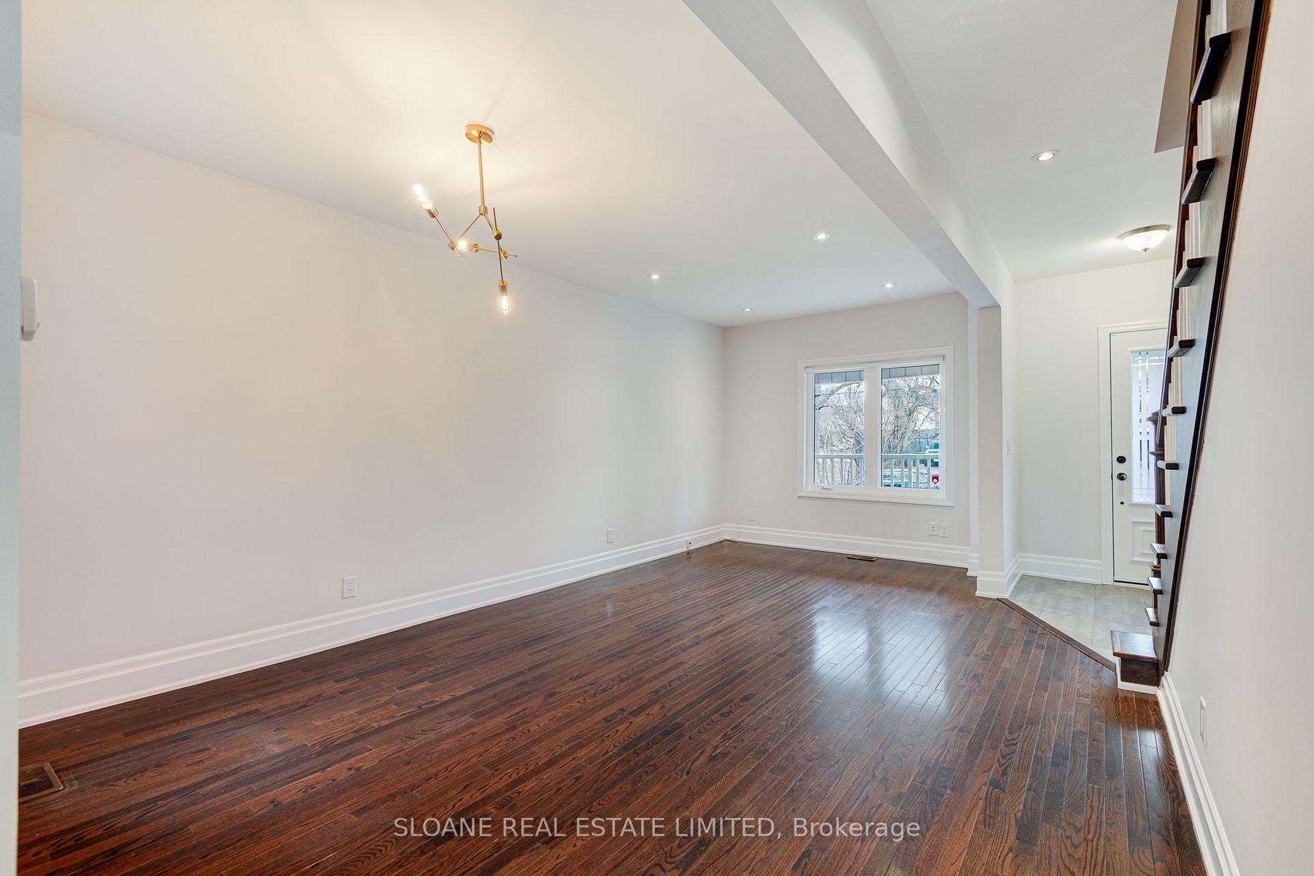 271 St Clair Avenue E