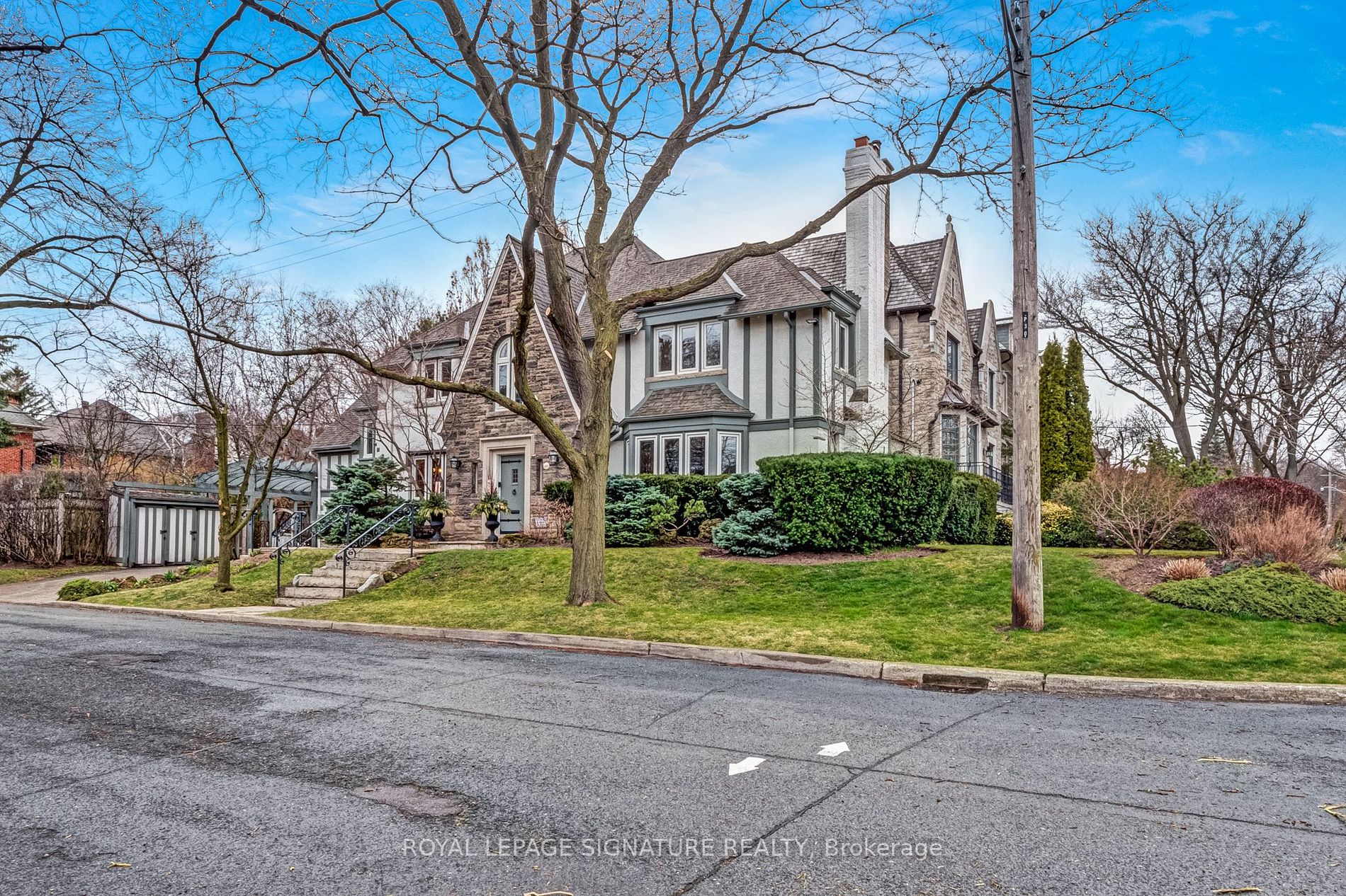 40 Ava Road