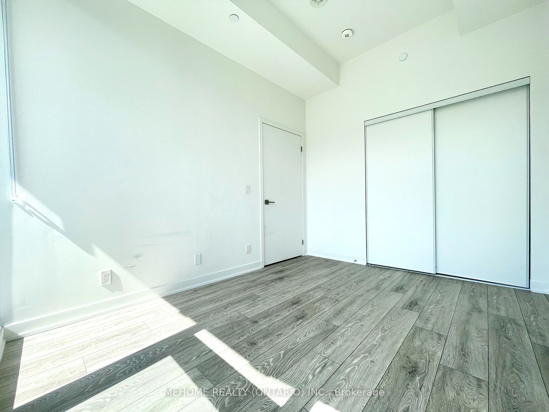 15 Holmes Avenue, #804