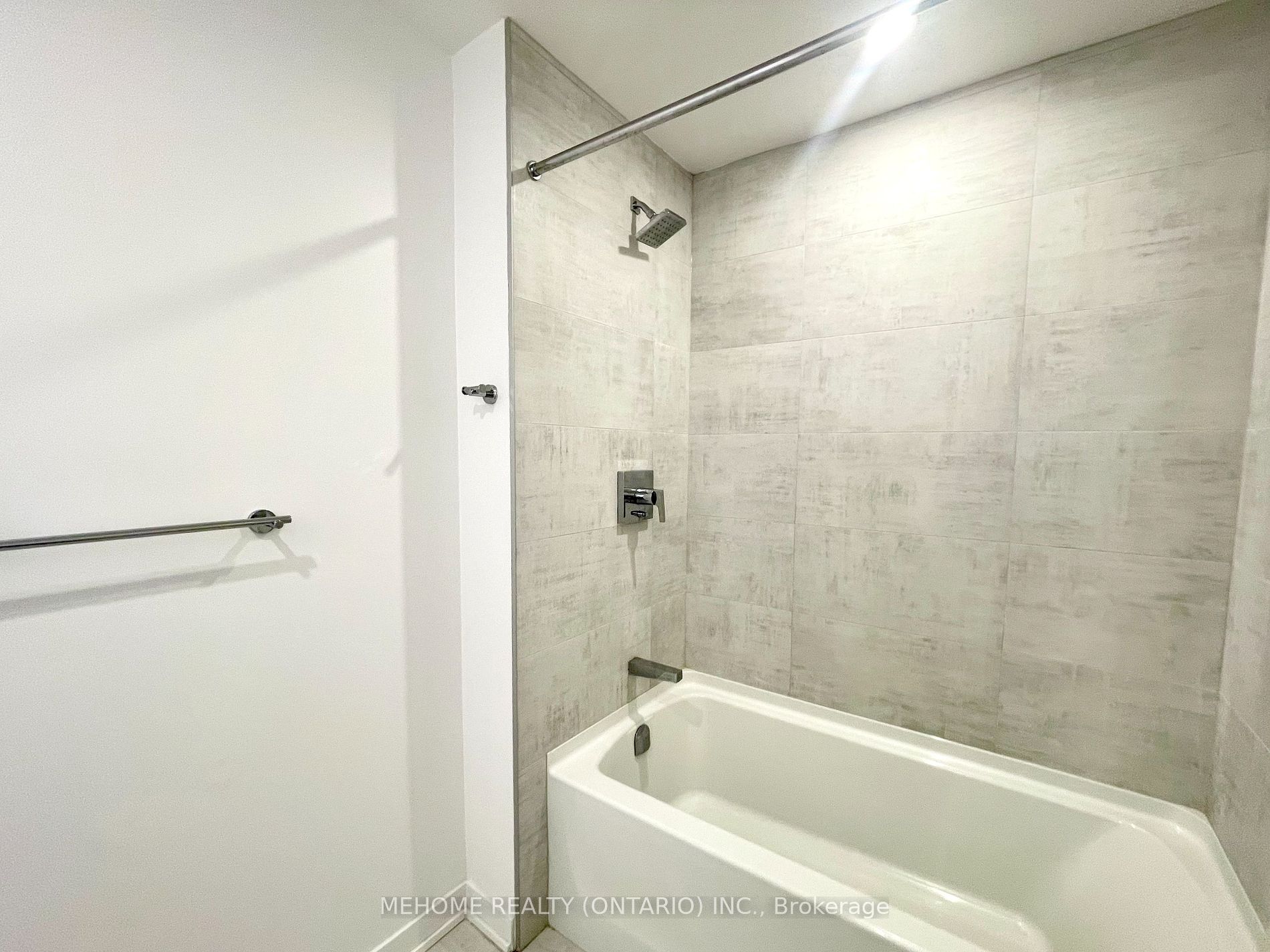 15 Holmes Avenue, #804