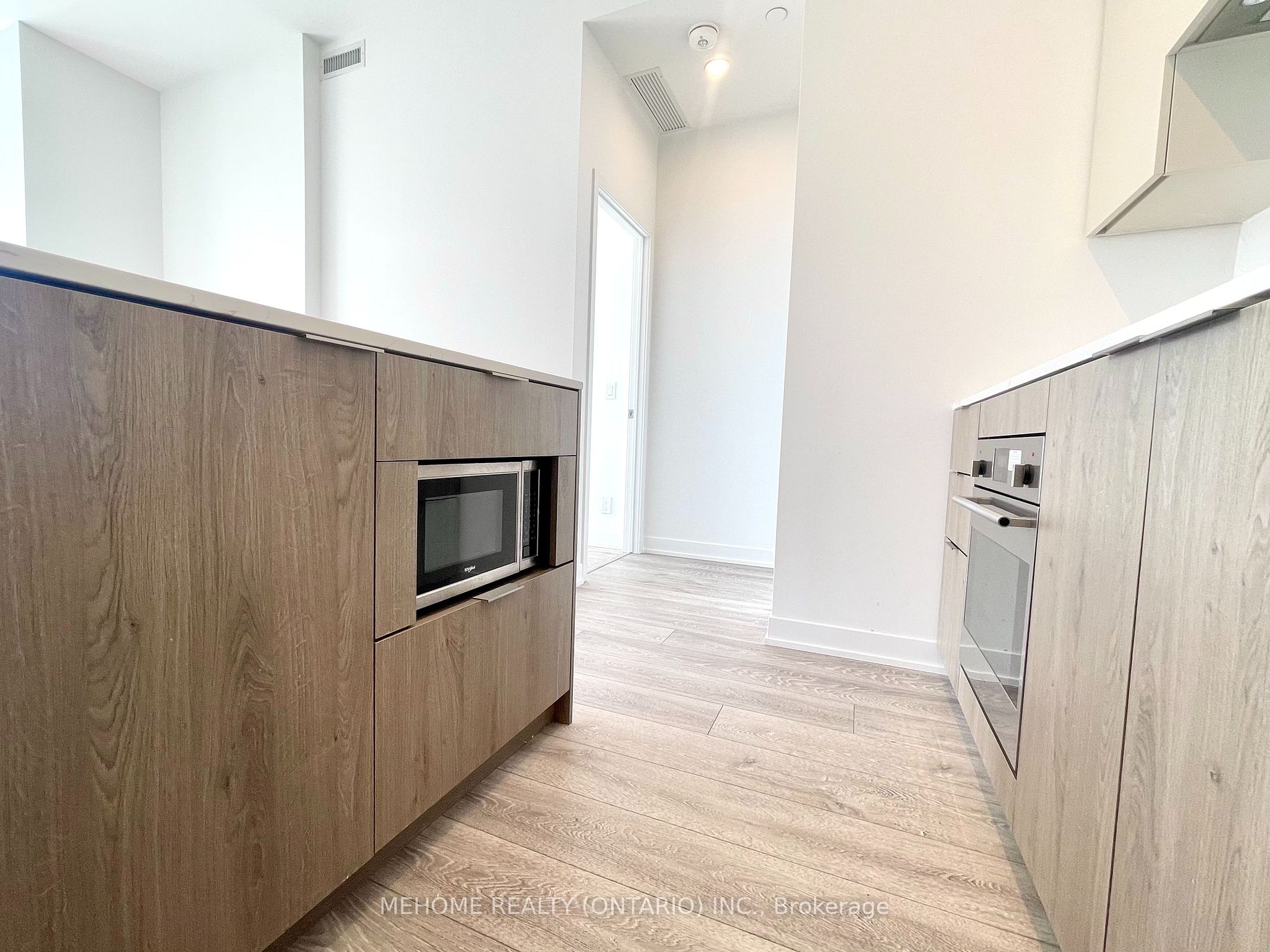 15 Holmes Avenue, #804
