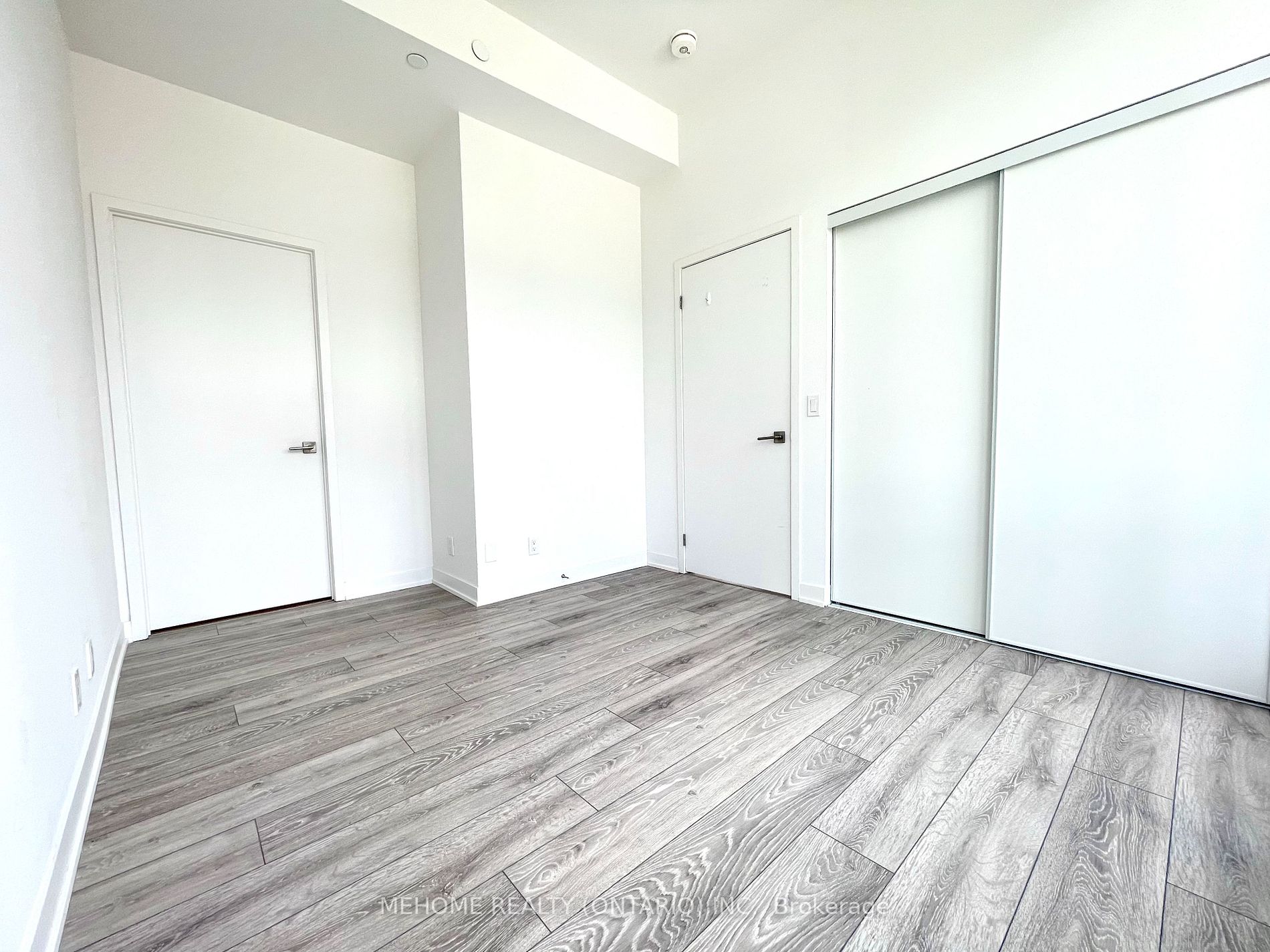 15 Holmes Avenue, #804