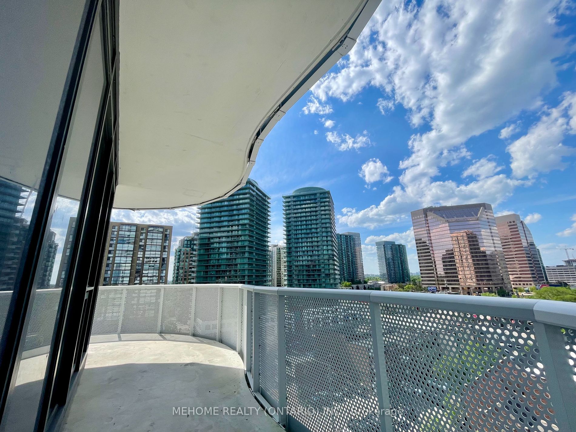 15 Holmes Avenue, #804