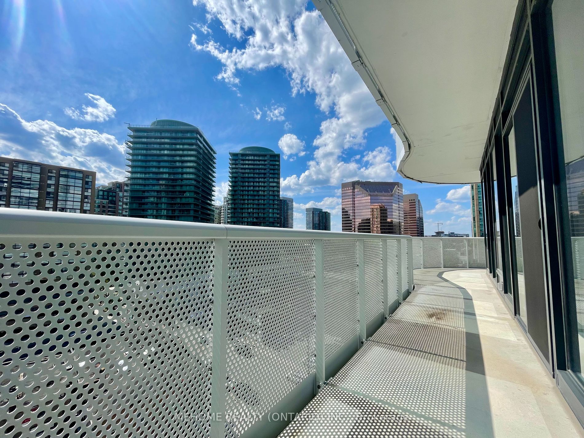15 Holmes Avenue, #804