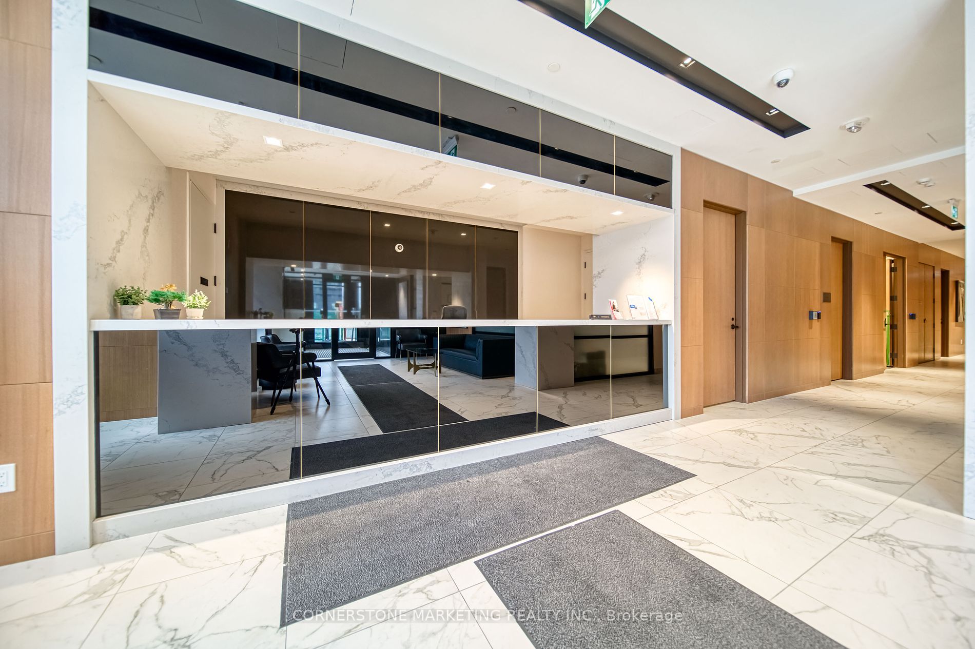 8 Tippett Rd, #102
