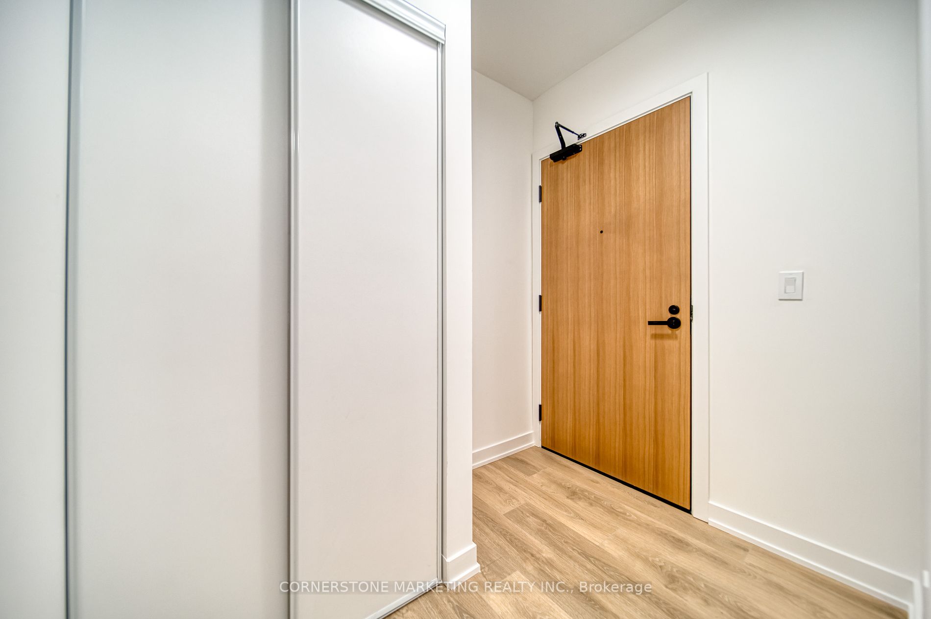 8 Tippett Rd, #102