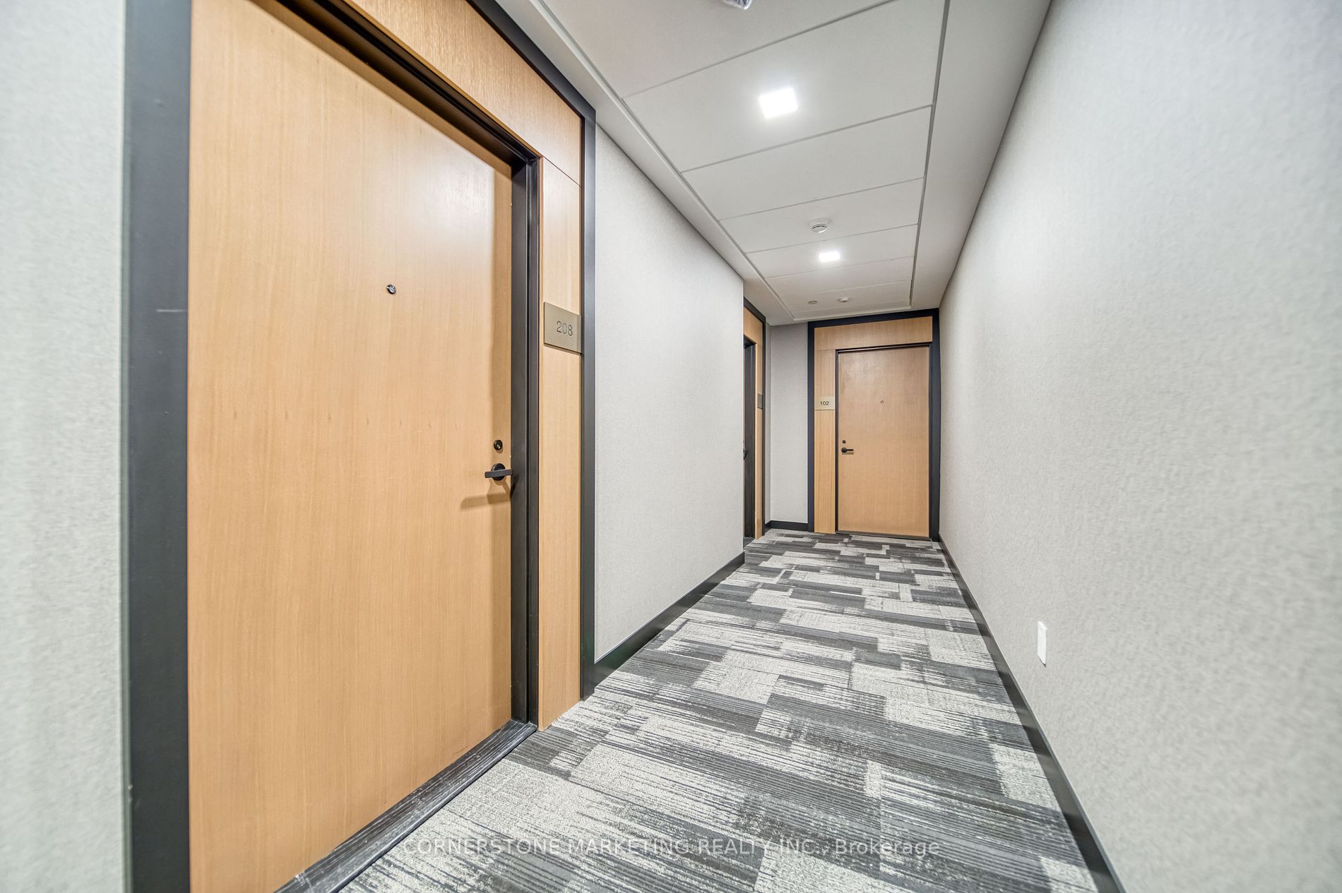 8 Tippett Rd, #102