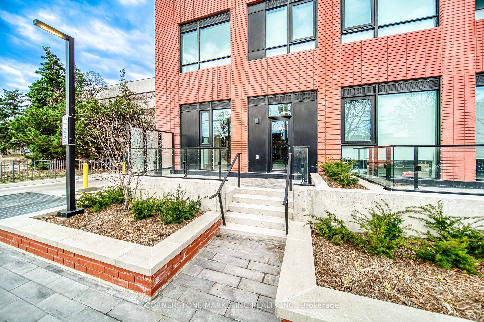 8 Tippett Rd, #102