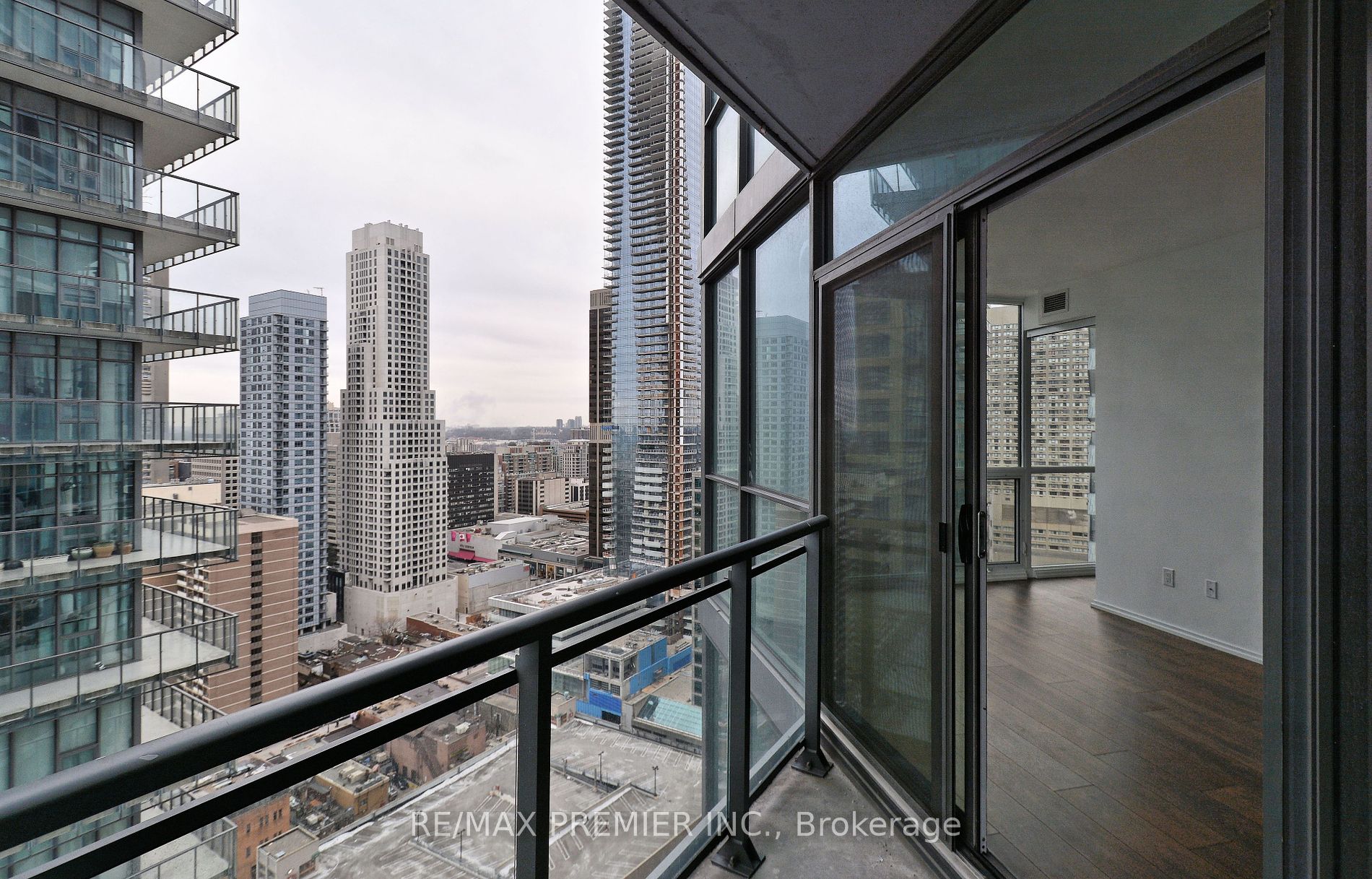45 Charles St E, #3106