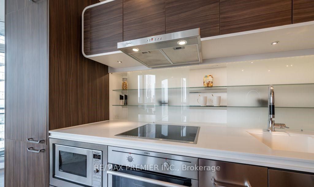 45 Charles St E, #3106
