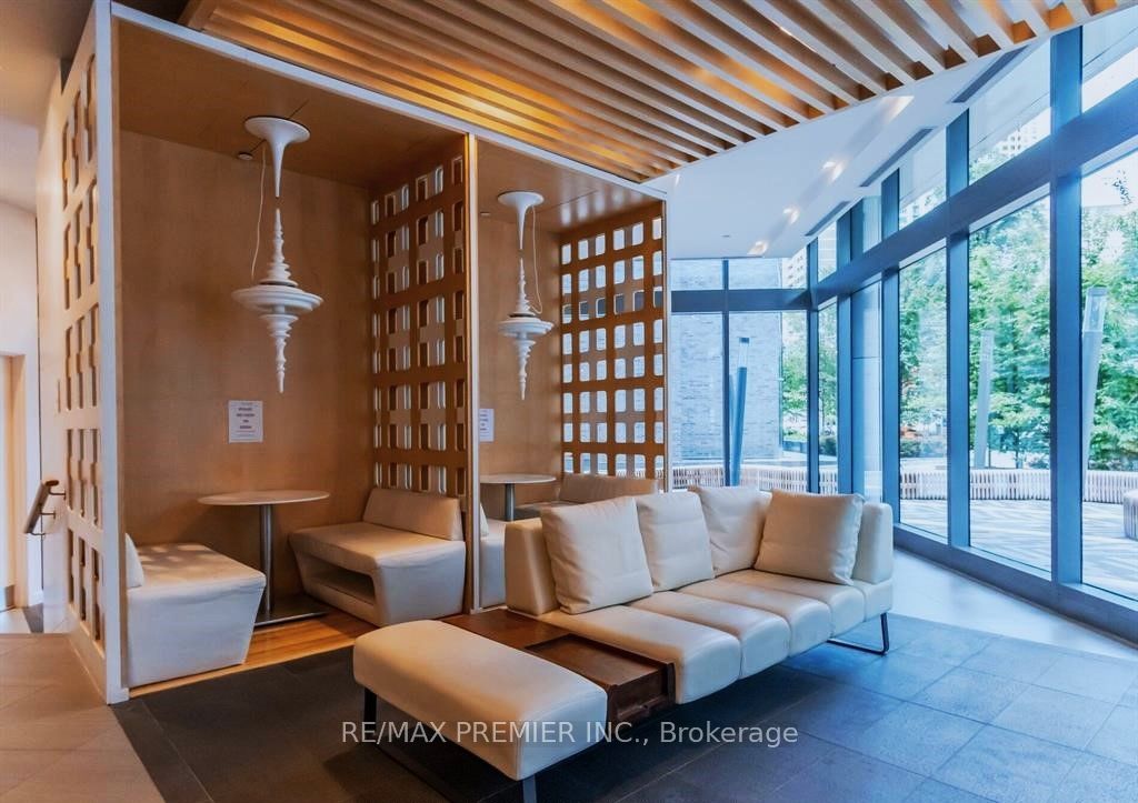 45 Charles St E, #3106