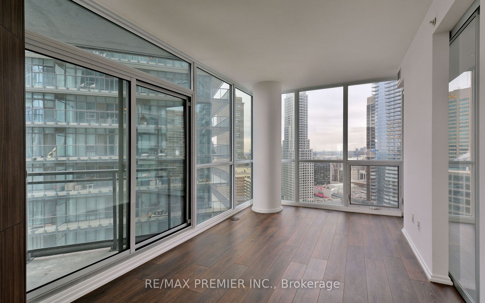 45 Charles St E, #3106