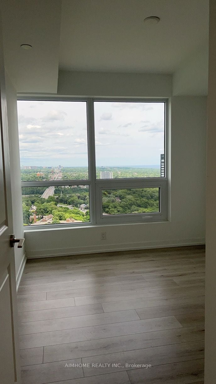 395 Bloor St E, #3407