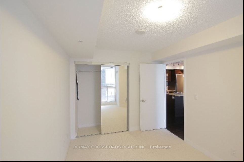 295 Adelaide St W, #409