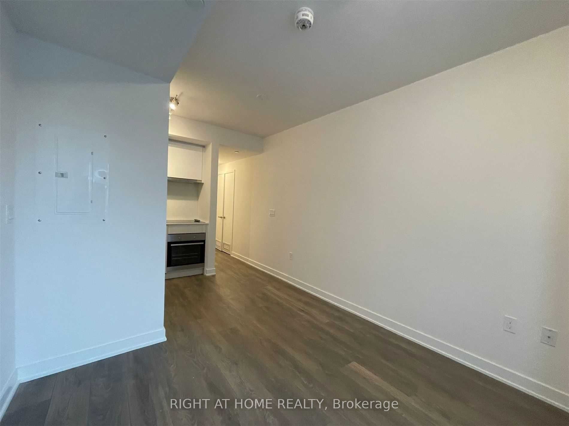 195 Redpath Ave, #3214