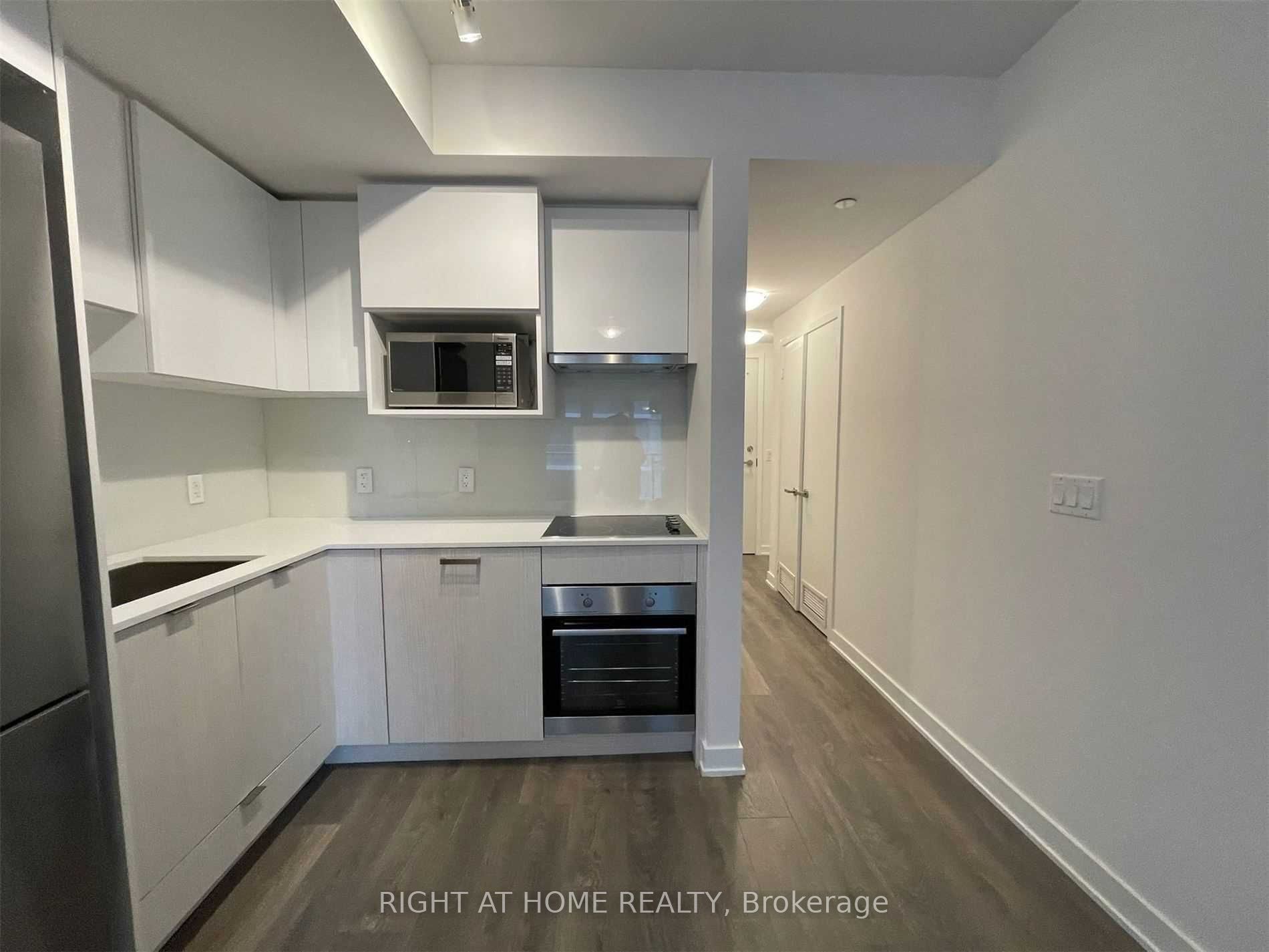 195 Redpath Ave, #3214