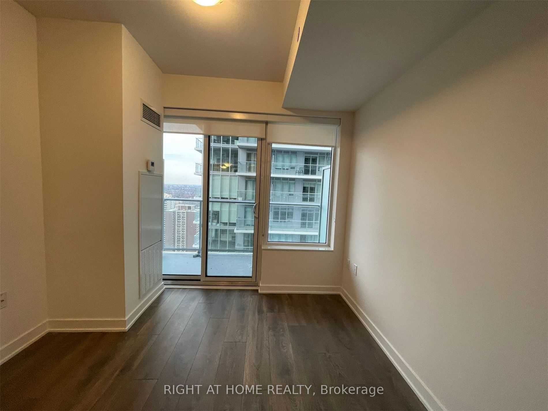 195 Redpath Ave, #3214