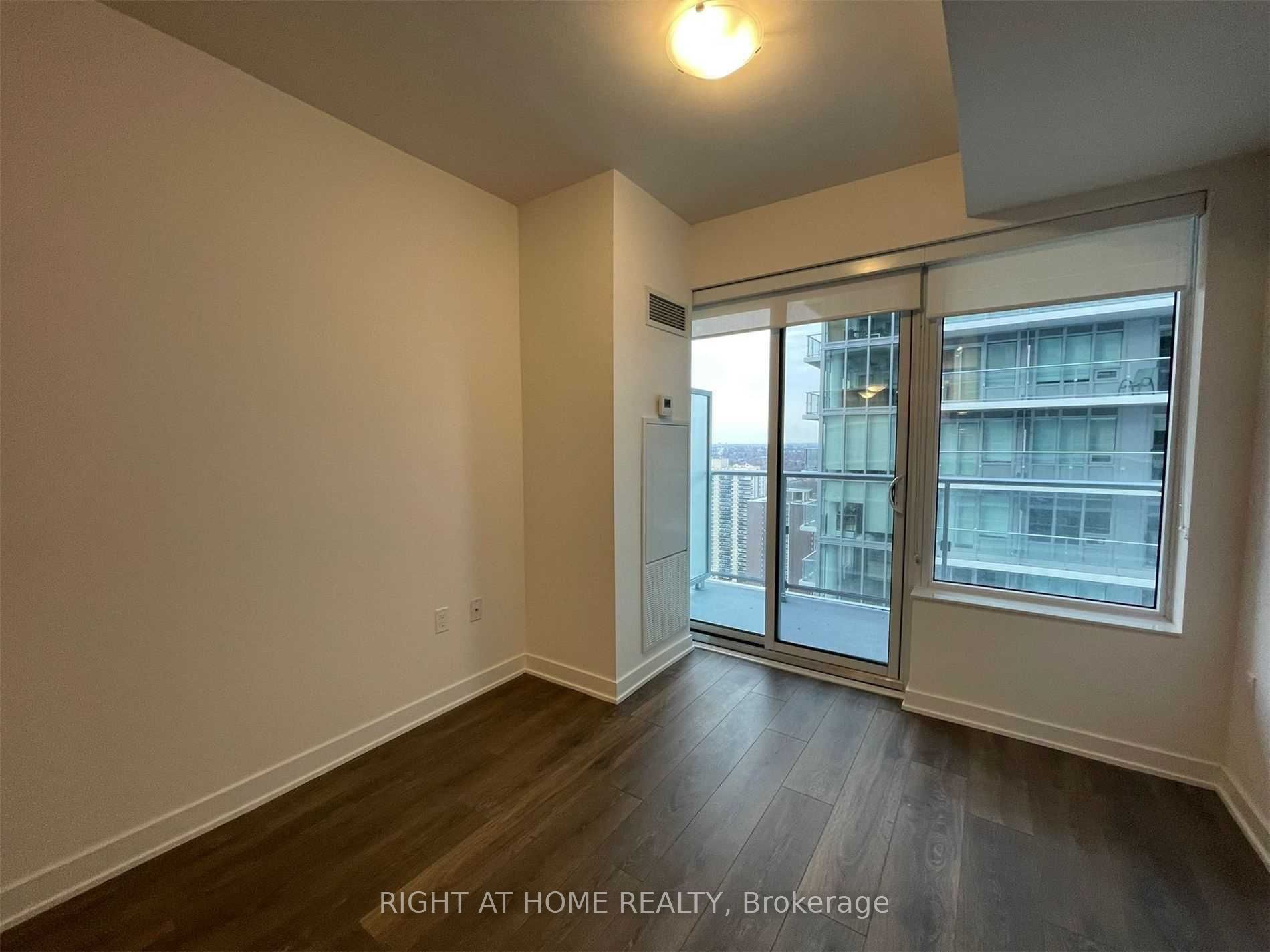 195 Redpath Ave, #3214