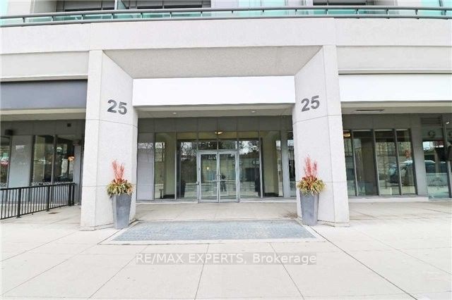25 Lower Simcoe St, #728