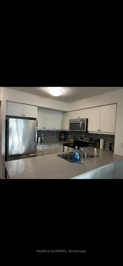 25 Lower Simcoe St, #728