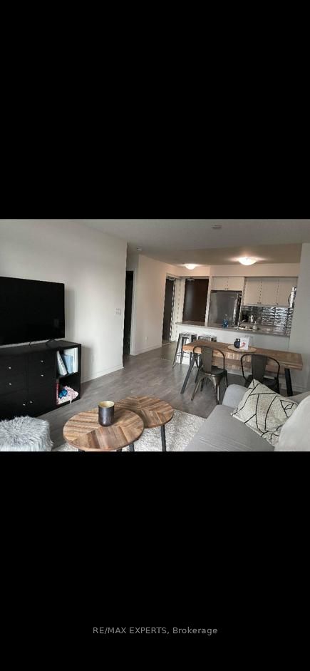 25 Lower Simcoe St, #728