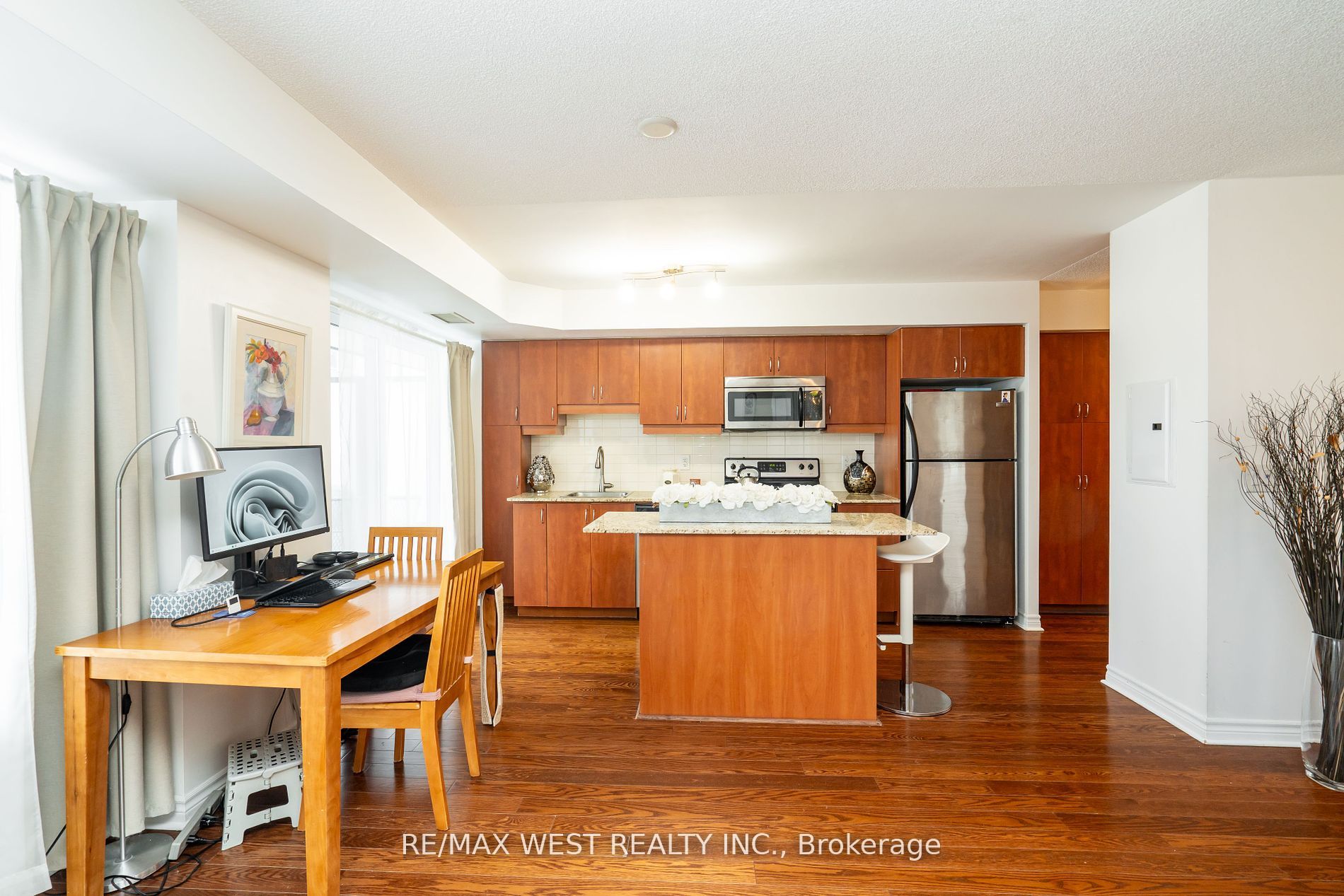 27 Rean Drive #522