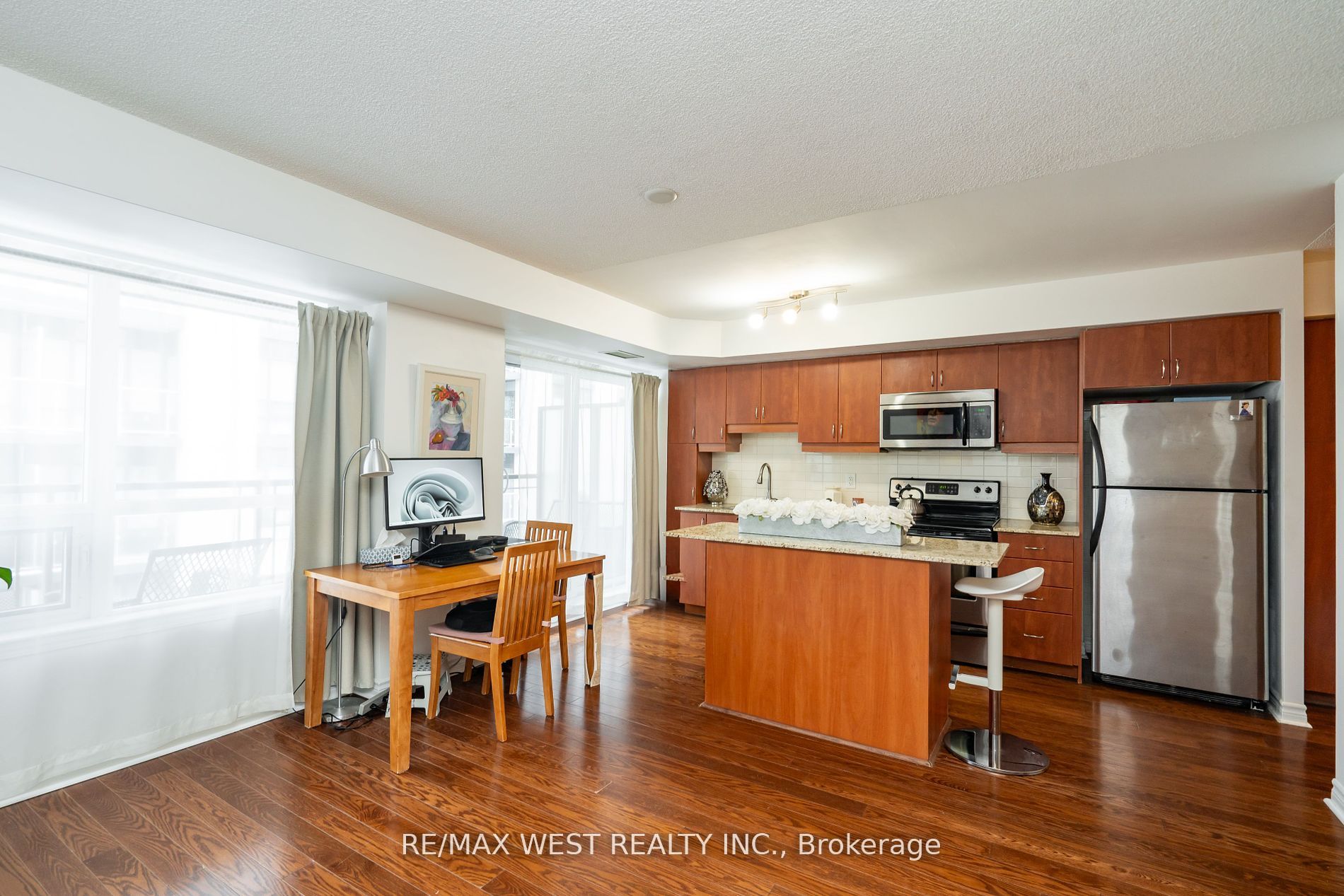 27 Rean Drive #522