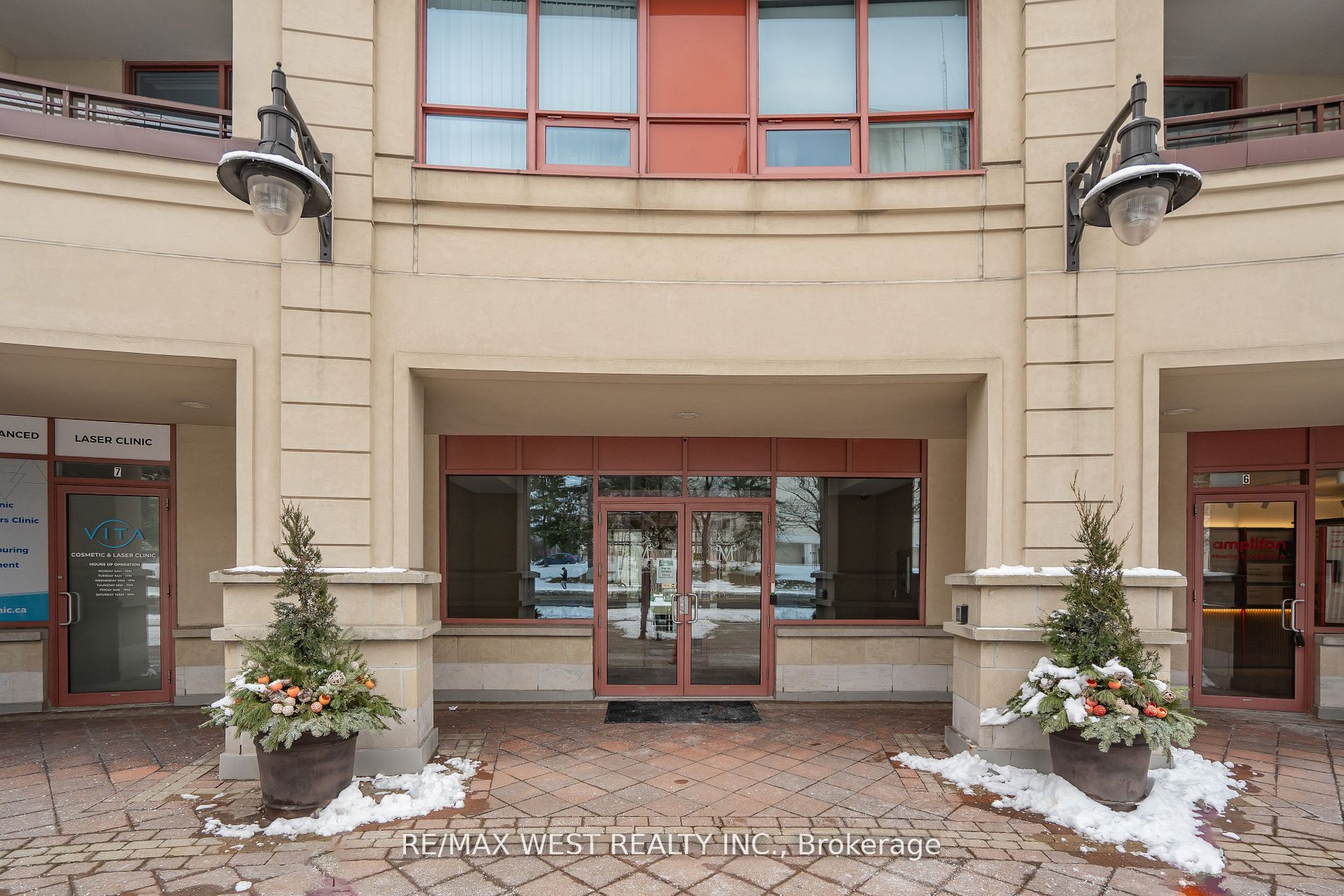 27 Rean Drive #522