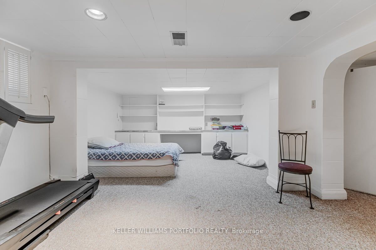 242 Forest Hill Road
