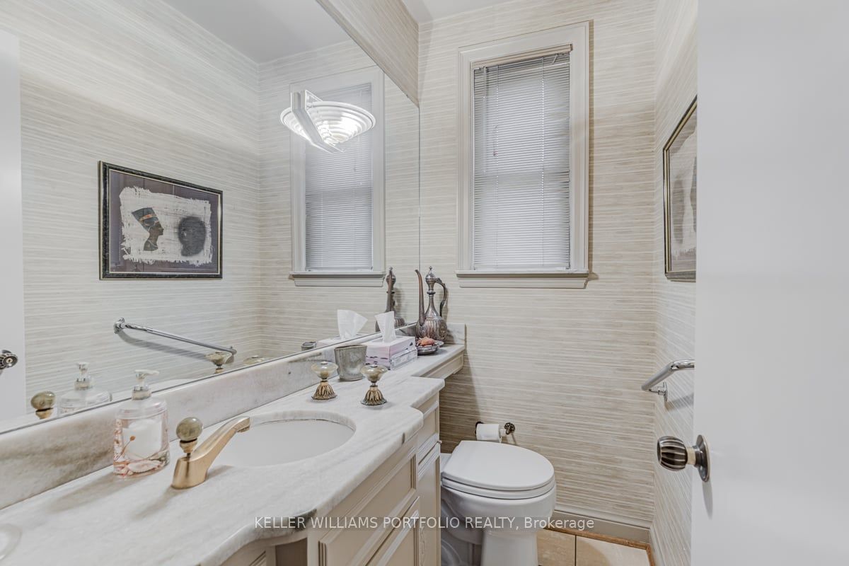 242 Forest Hill Road