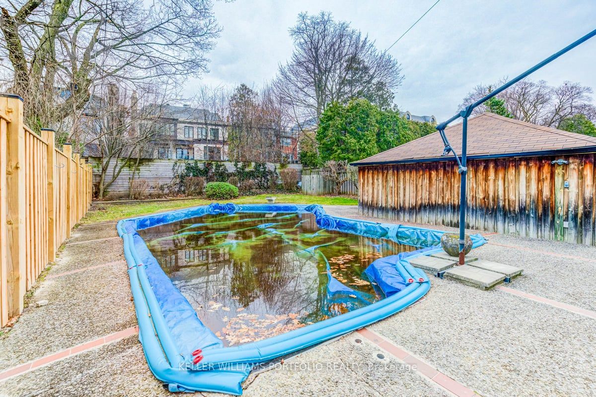 242 Forest Hill Road
