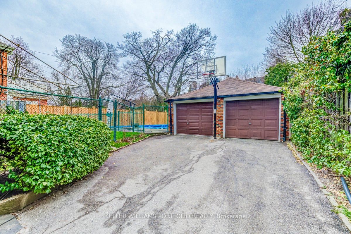 242 Forest Hill Road
