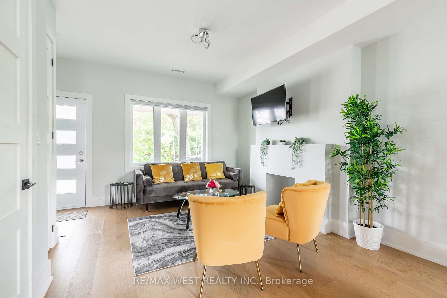 223 Manning Avenue