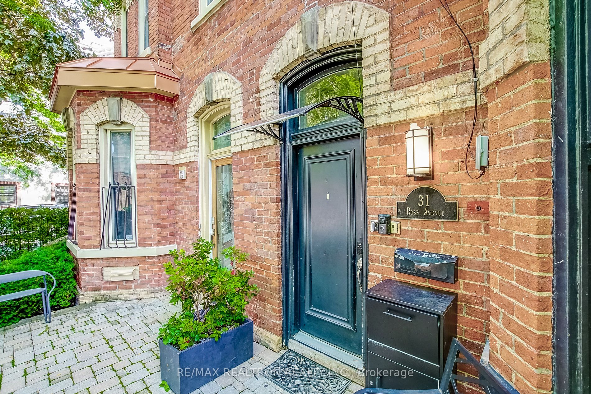 31 Rose Avenue