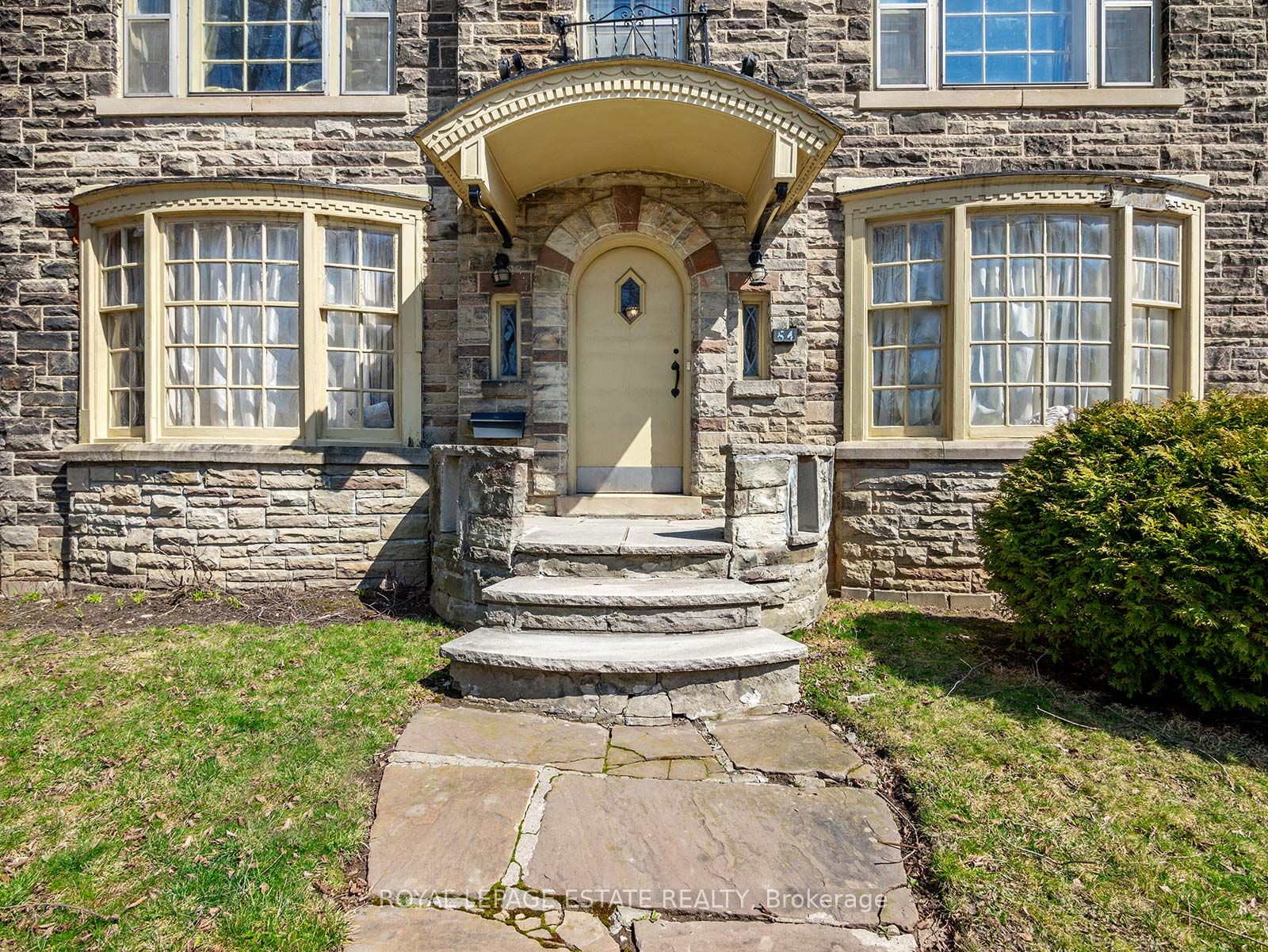 54 Strathearn Road