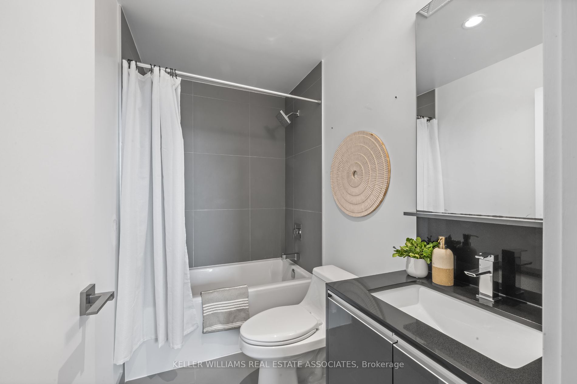20 Minowan Miikan Lane, #712