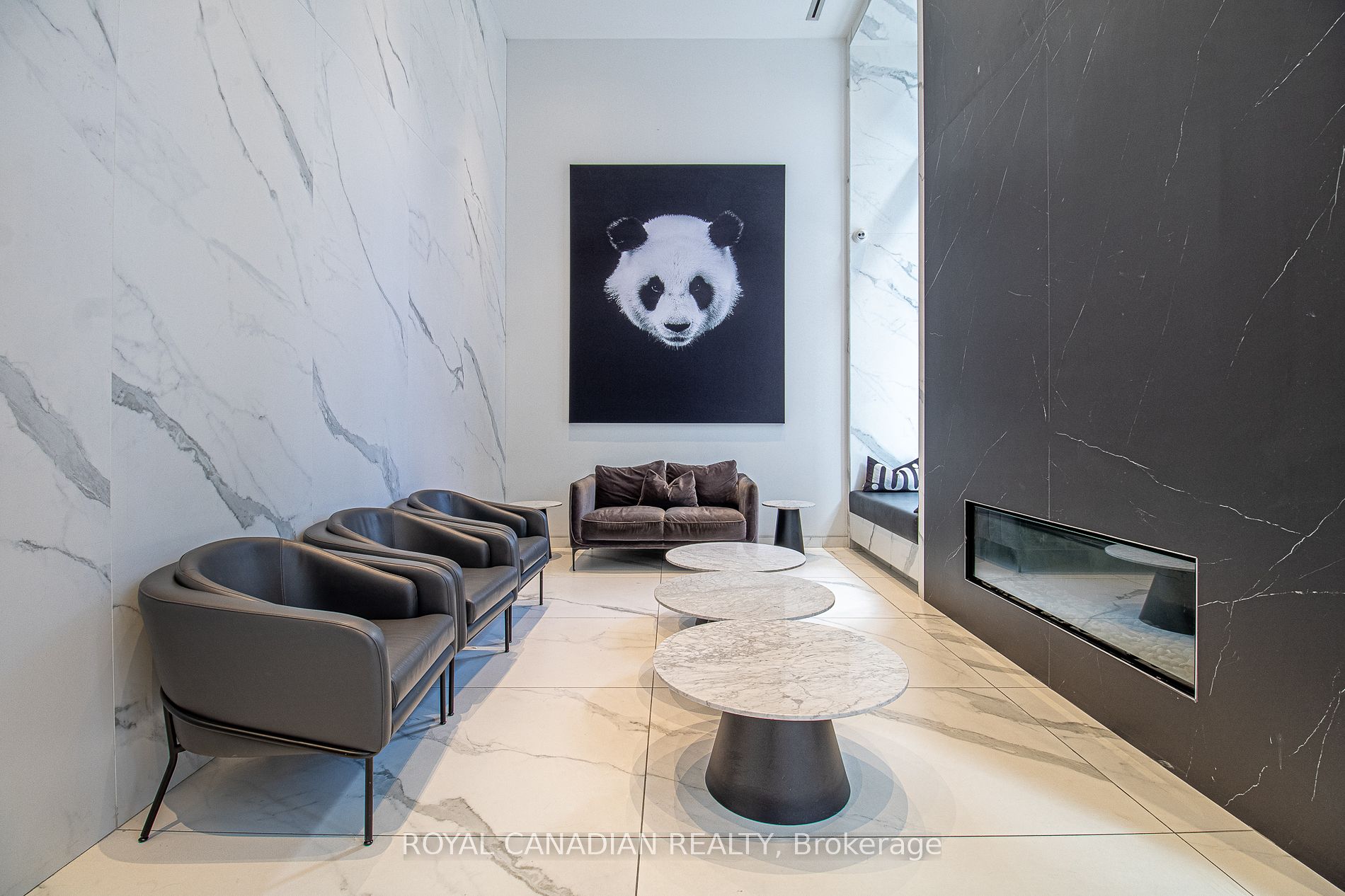 20 Edward St, #404