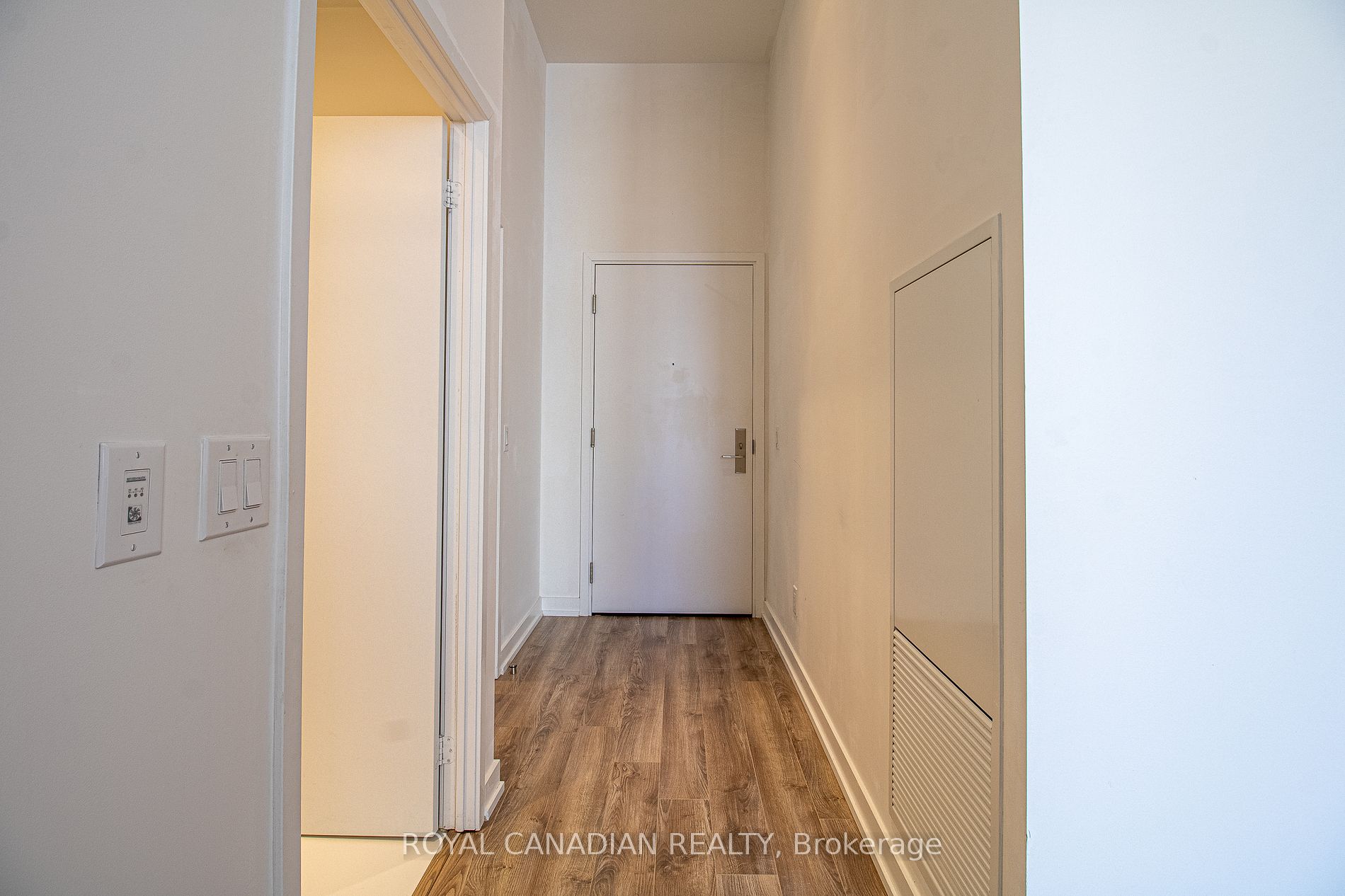 20 Edward St, #404