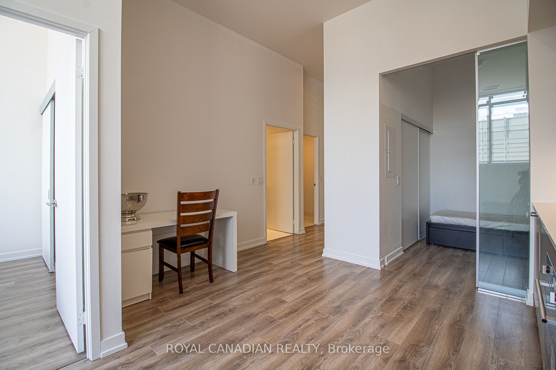 20 Edward St, #404