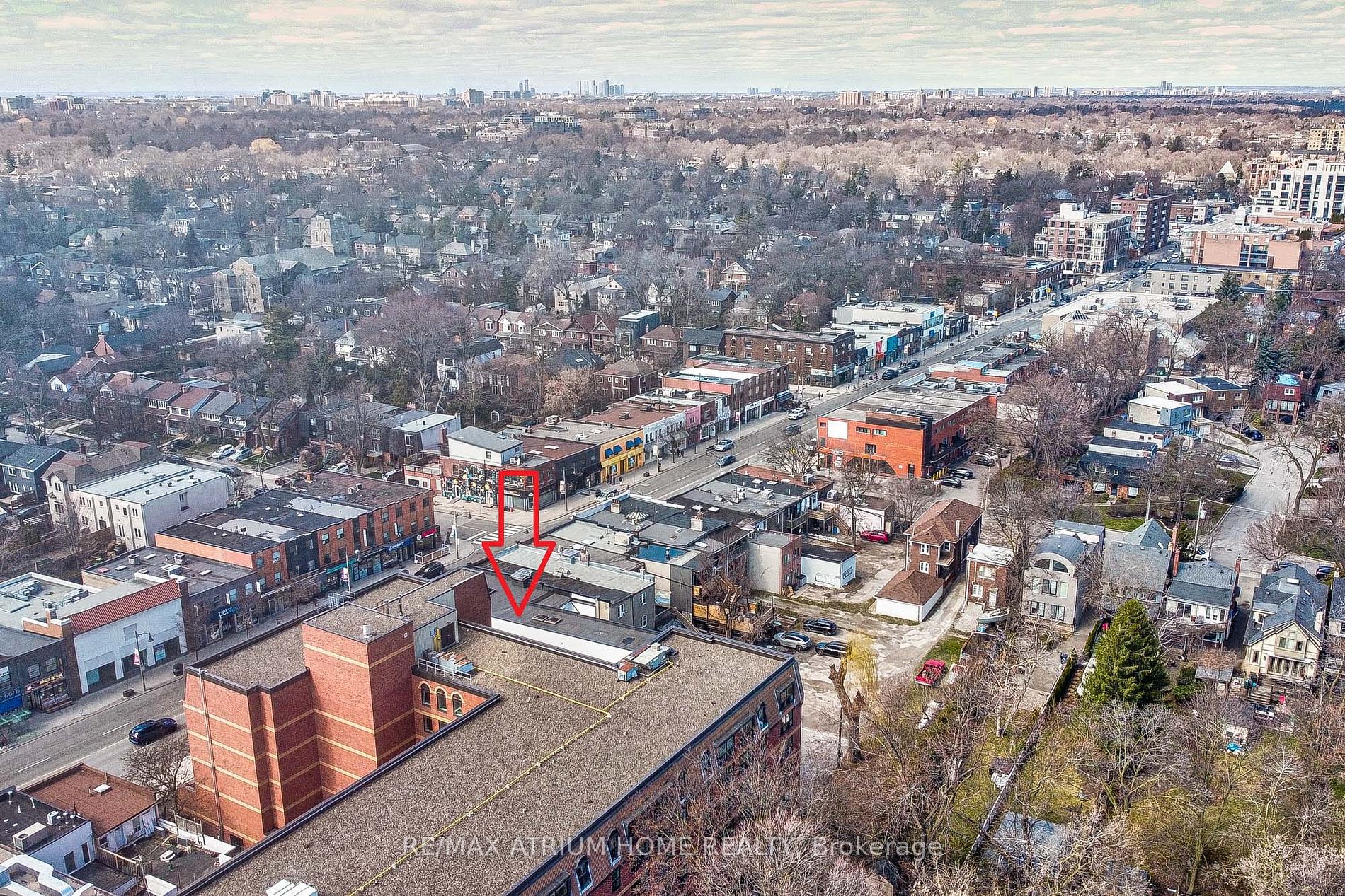 2577 Yonge St