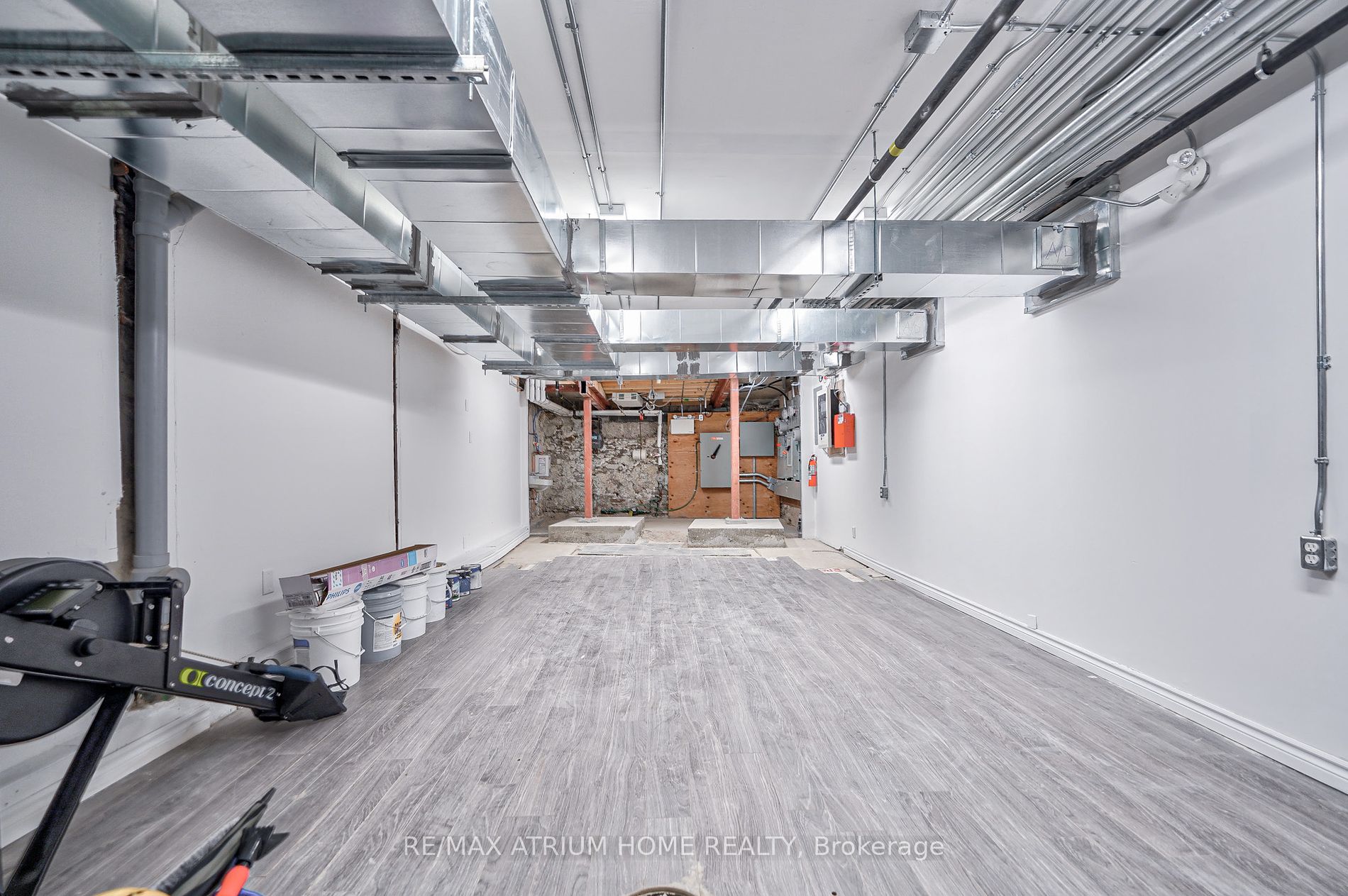 2577 Yonge St