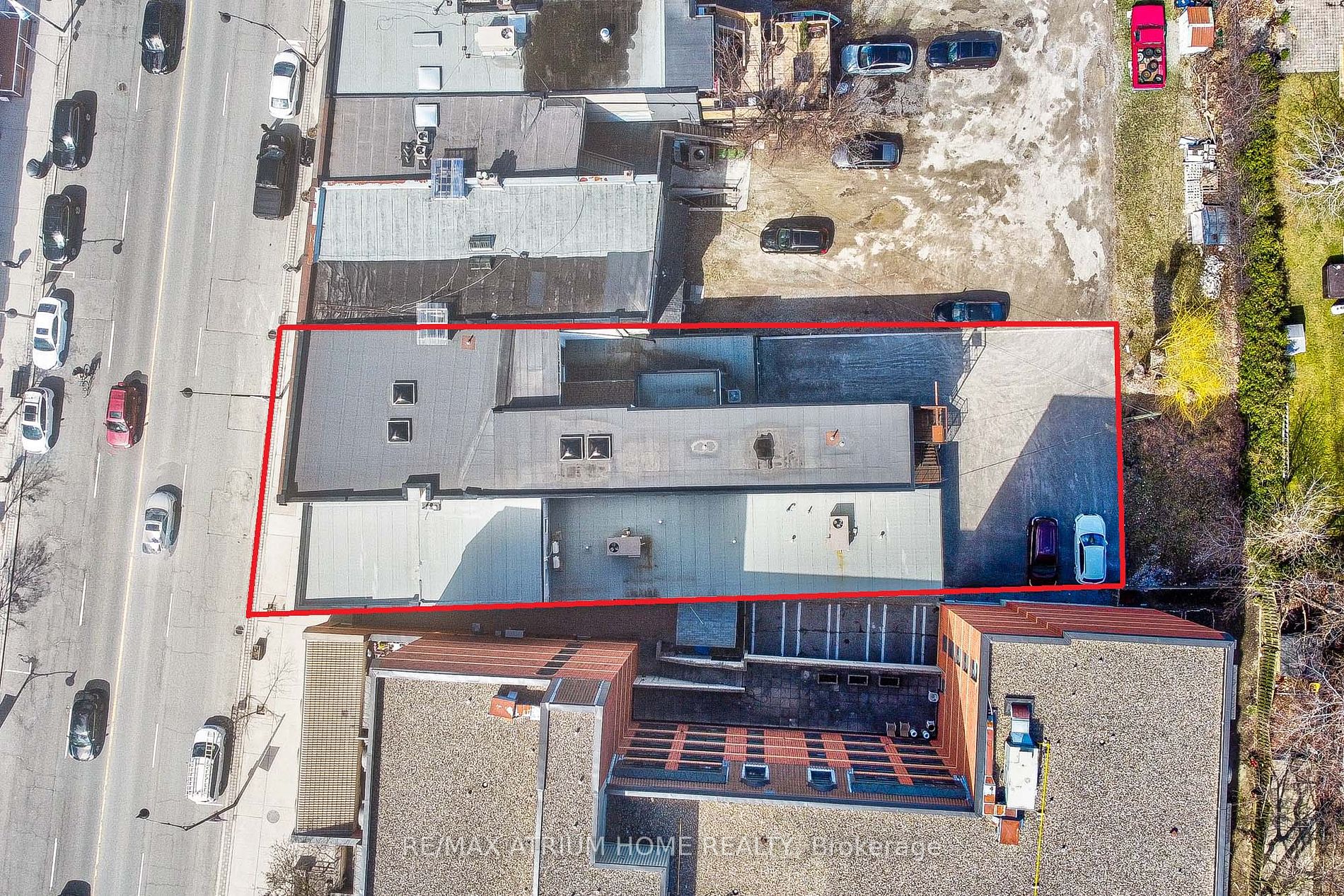 2577 Yonge St