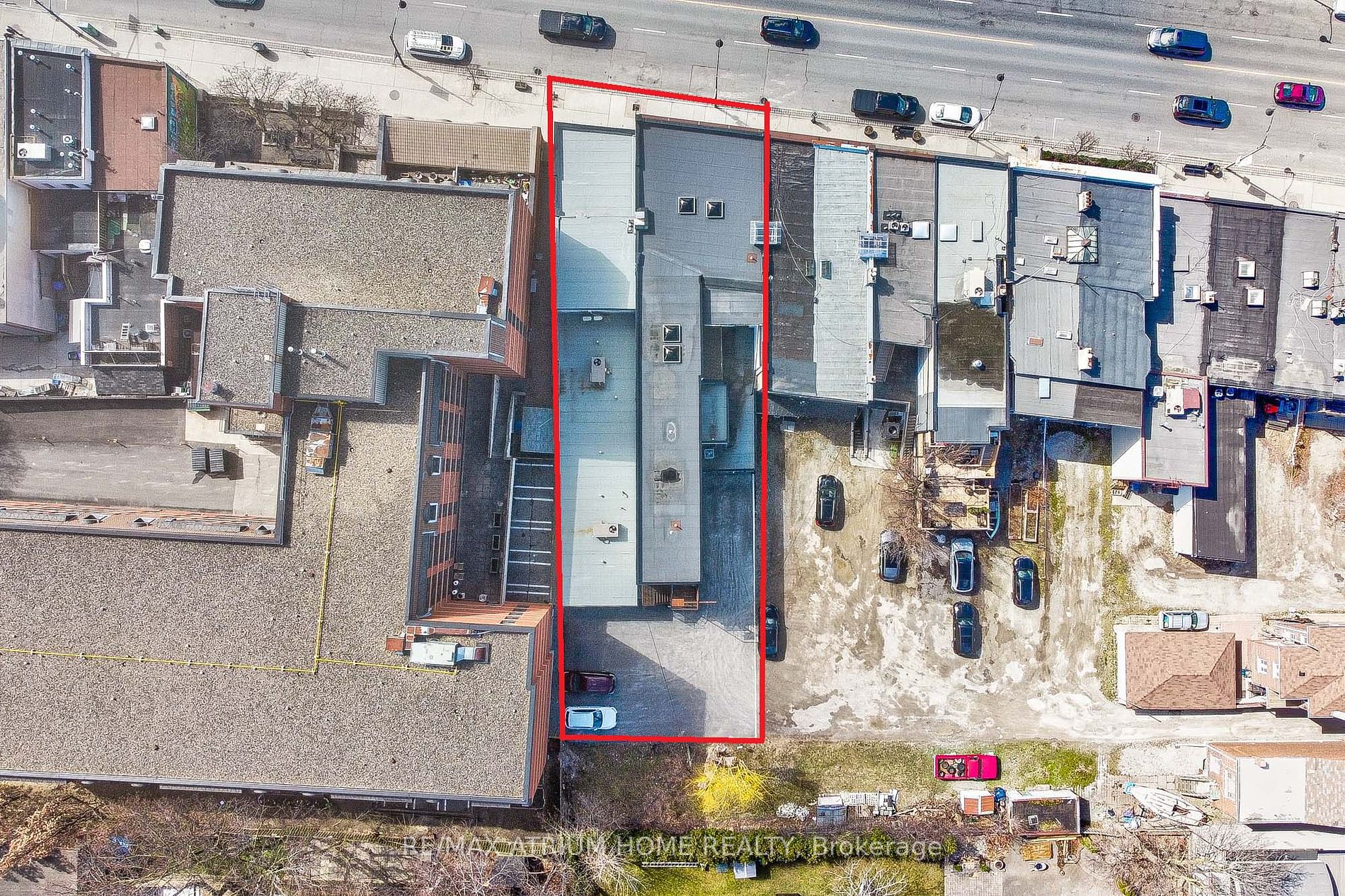 2577 Yonge St