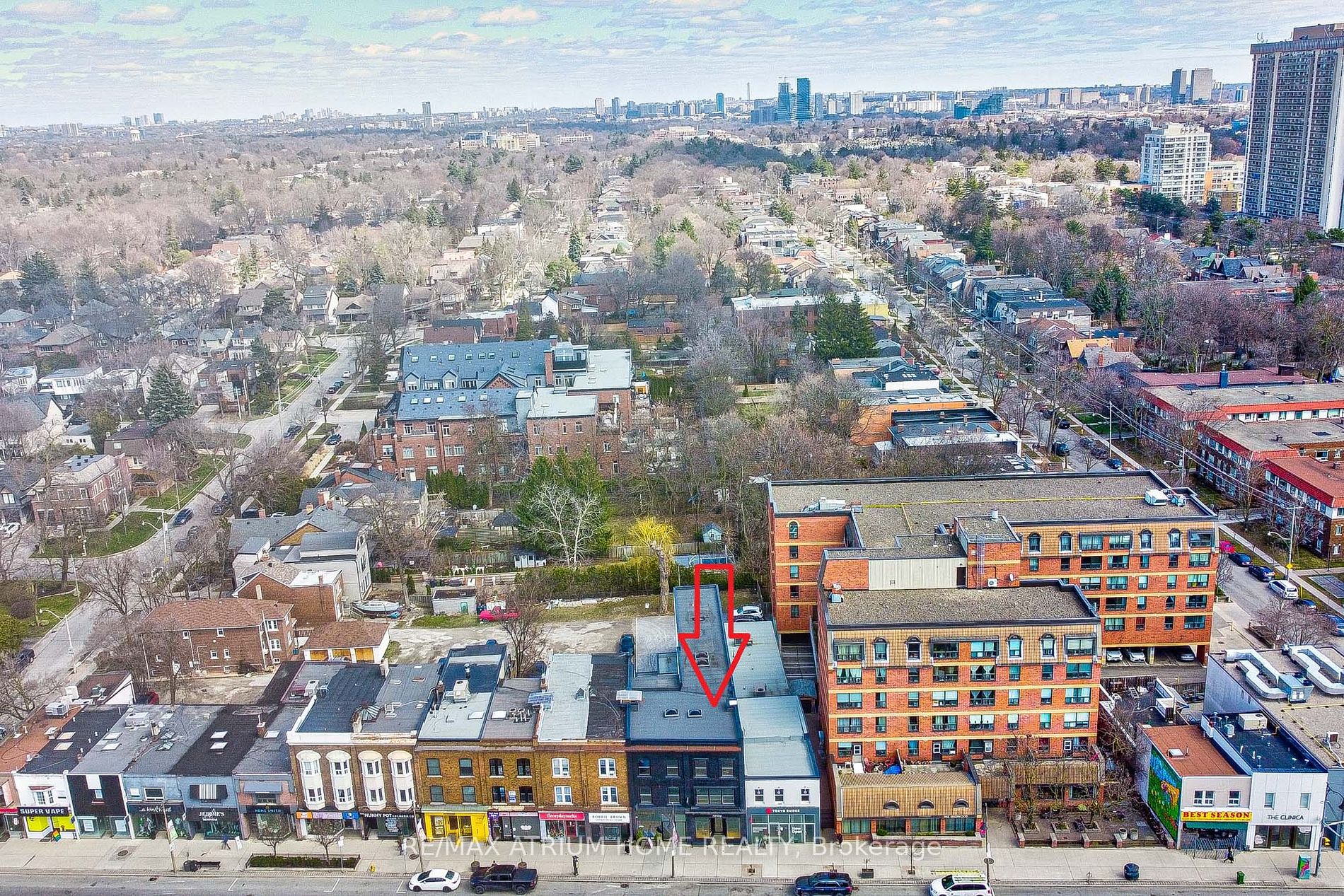 2577 Yonge St