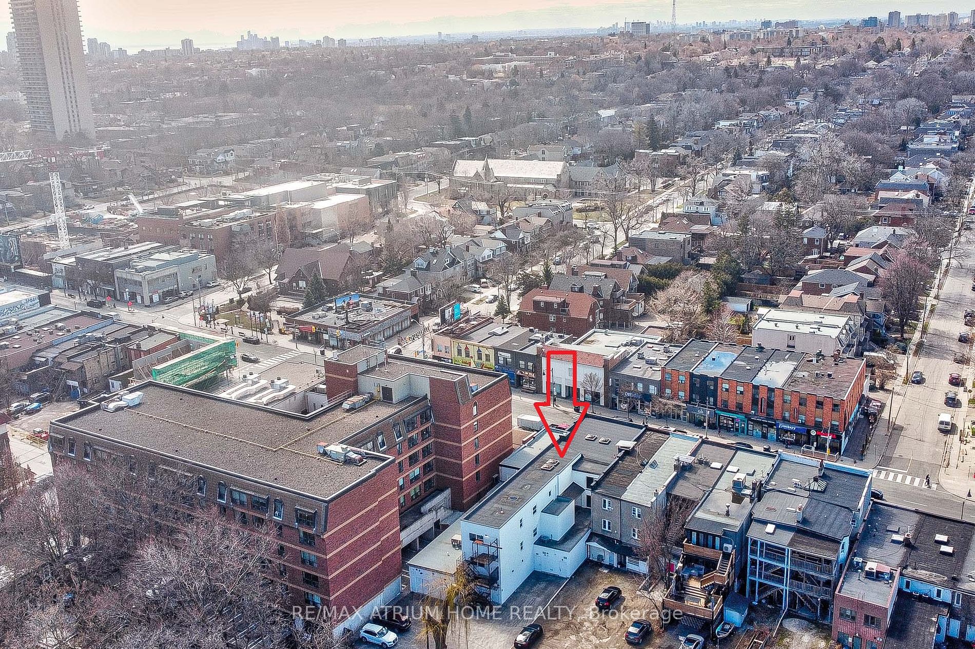 2577 Yonge St