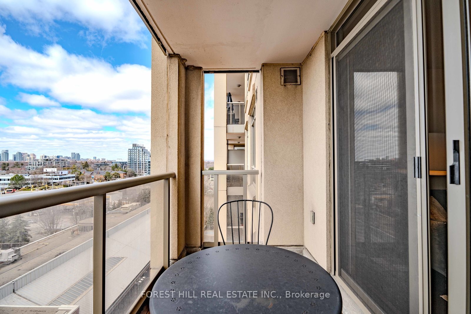 18 Kenaston Gdns, #1010
